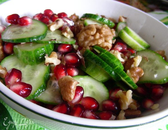 Я при подаче добавила горсть грецких орехов. Приятного аппетита)
