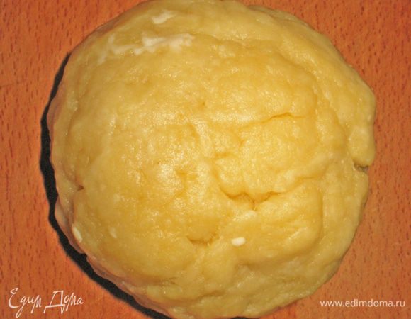 Готовим тесто по рецепту Лизы http://www.edimdoma.ru/retsepty/43546-aromatnaya-galeta-s-molodym-zelenym-lukom