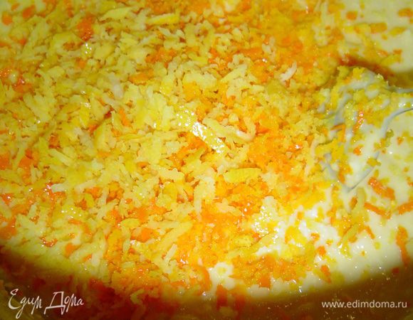 Добавляем цедру лимона и апельсина и оставляем тесто отдохнуть 10 минут,