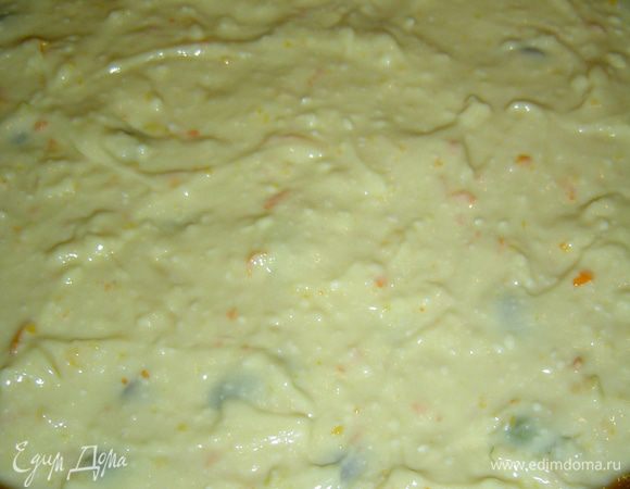 А затем добавляем 1/3 часть винограда и еще раз аккуратно перемешиваем, выкладываем тесто в форму(28см в диаметре) и выпекаем 10 минут при температуре 180 гр.