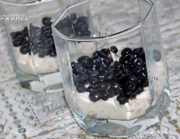 Затем распределяем половину всей черники.