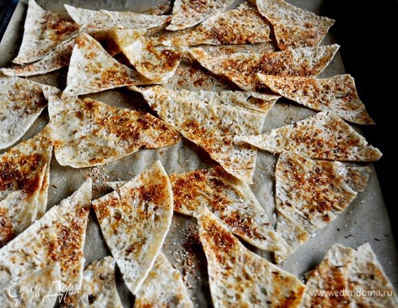 Запекать при температуре 200С до хрустящей корочки, 7-10 минут, один раз перемешав.