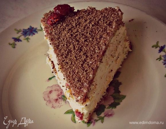 Вынимаем из духовки, разрезаем на 2 коржа, затем напополам, на четверть, так, чтоб получилось 8 частей из одного коржа (можете меньше, смотря какого размера хотите пирожные). Для одного пирожного я использовала 4 коржика.
Каждый коржик нужно пропитать малиновым сиропом, уложить сырок. (Если хотите, чтоб сырковая масса была более нежной, можно добавить немного сливок и взбить миксером).
Сверху украсить тертым шоколадом. 
А так же можно растопить несколько кубиков шоколада с ложечкой сл.масла и украсить растопленным шоколадом, поставить на 15 мин в холодильник, чтоб дать шоколаду застыть.
Через пару часов пироженки пропитаются и станут мягкими и нежными.
Приятного аппетита!