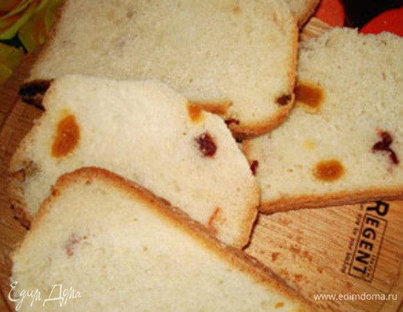 Хлеб порезать на кусочки, я люблю с корочкой. Хлеб у меня домашний, в этот раз был с курагой и клюквой.