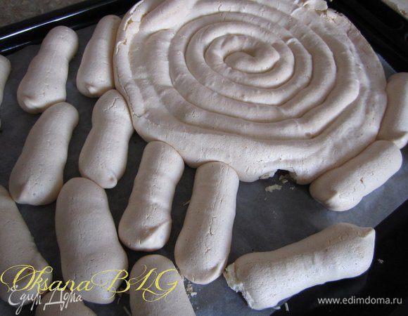 Выпекать в духовке примерно 1,5 часа, при температуре 120 градусов.