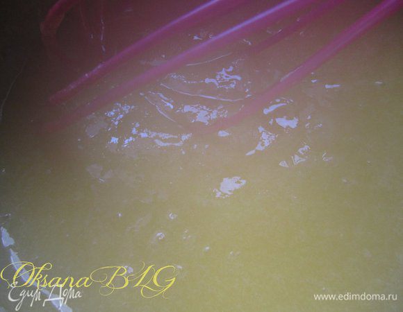 Поставить на огонь, варить до закипания.