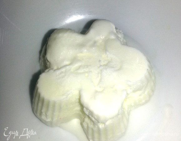 И опрокидываем в центр тарелки!