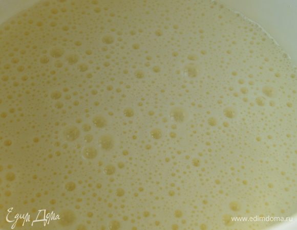 Взбить в пышную белую массу миксером