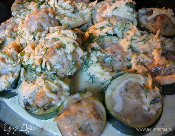 Залить соусом сметану и отправить дальше запекаться при 180С.на 35-40минут.