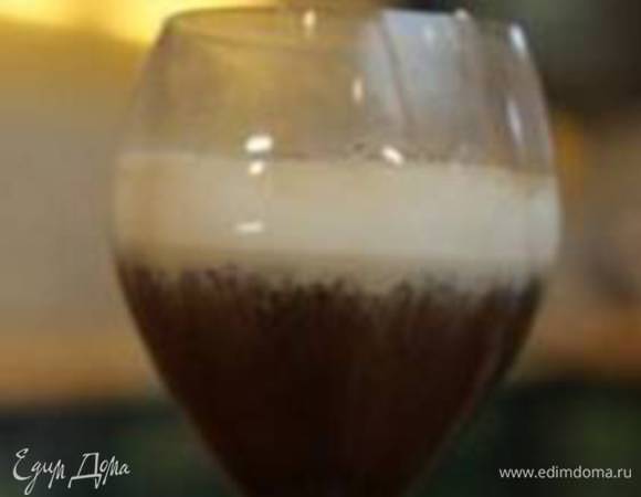 Выжать сок и перелить его в бокал.