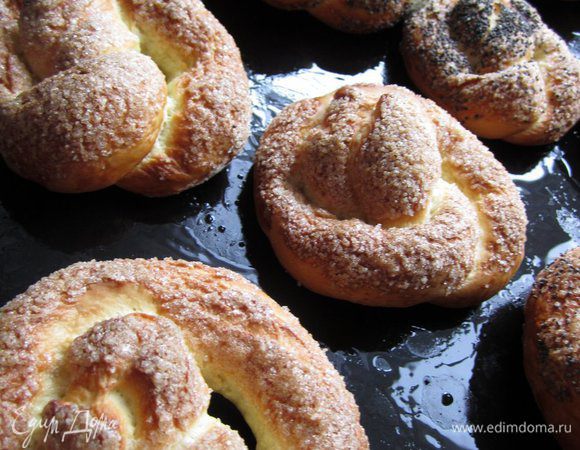 Выпекать в разогретой духовке, 190 градусов, до золотистого цвета.