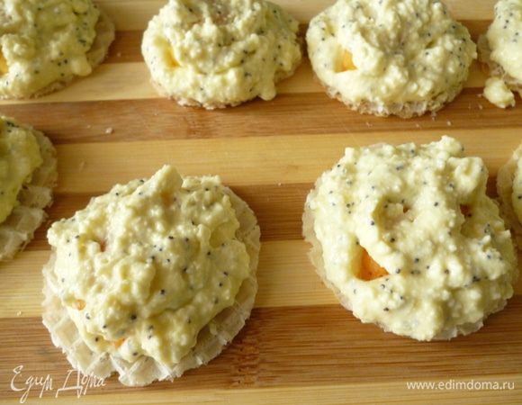 Сверху еще ложку творожной массы.