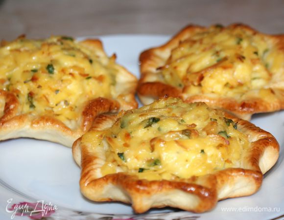 Духовку разогреть до 200 градусов. Выпекать 15-20 минут в зависимости от Вашей духовки. 

Приятного аппетита!