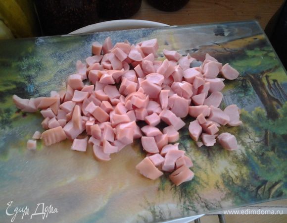 Нарезать сосиски ли колбасу