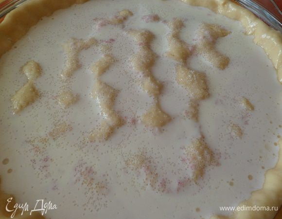 и посыпать всё равномерно сахаром. Поставить в духовку разогретую до 220 гр. Печь 10 минут.