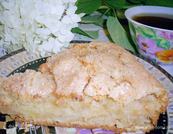 Вынимаем теплый пирог из формы и наслаждаемся вкусом. Приятного аппетита!