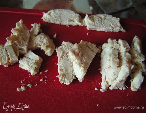 Грудку нарезать пластинками