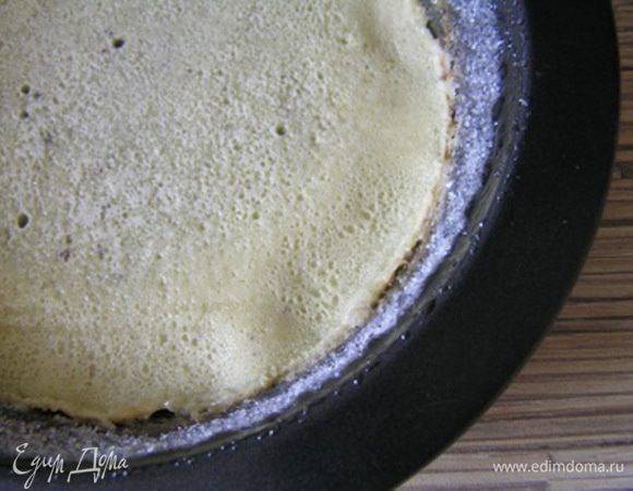 Выпекать 5-7 минут, чтобы только схватилось. 