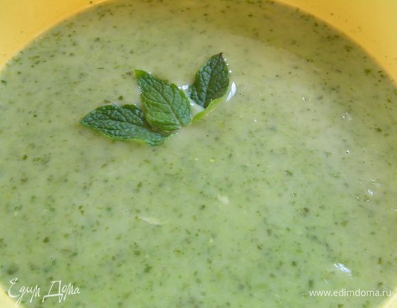 Прогреваем его хорошенько, не доводя до кипения, и подаем, присыпав свежей зеленью. Приятного аппетита)
