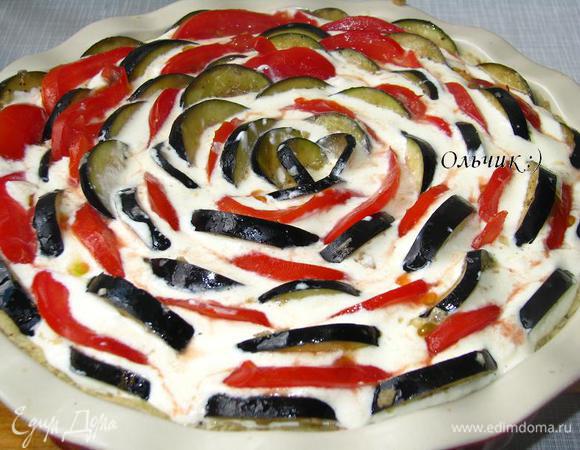 Сверху смажем киш чесночным оливковым маслом в котором мариновались баклажаны.