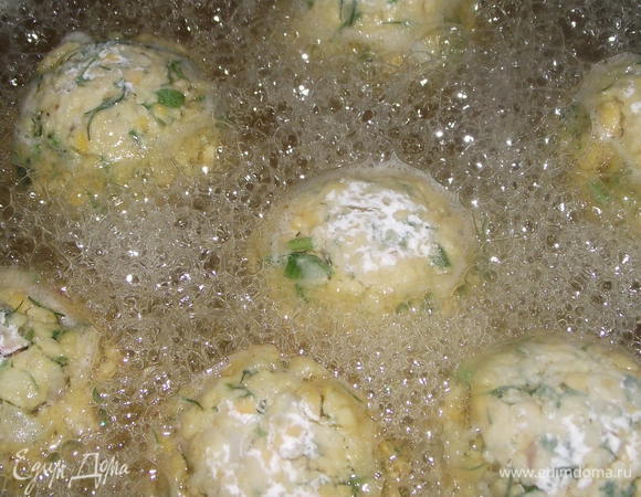 Жарила в большом количестве масла.