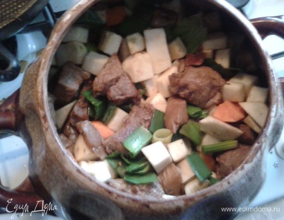 Потом все пересыпаем в горшочек