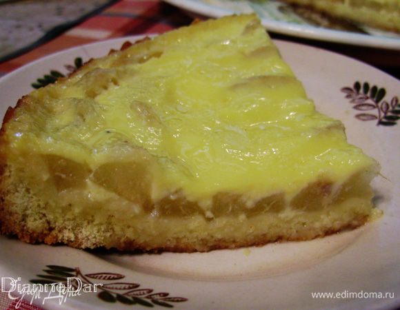 Готовый пирог полностью остудить, чтобы начинка уплотнилась (иначе при разрезании начинка может деформироваться) и можно приступать  чаепитию! ;-) 
Приятного аппетита! Будьте здоровы!