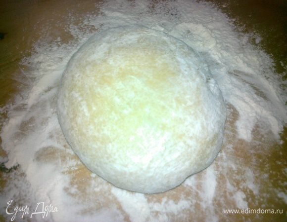 замесить тесто на пиццу,дать отдохнуть 25мин,завернуть в пакет и на ночь в холодильник