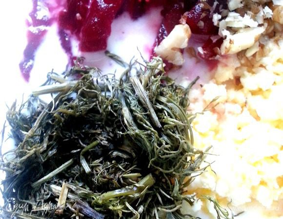 Укроп лучше,конечно,свежий,но я уже засолила его и просто взяла из баночки 1ч.л.(суп поэтому не солила!)