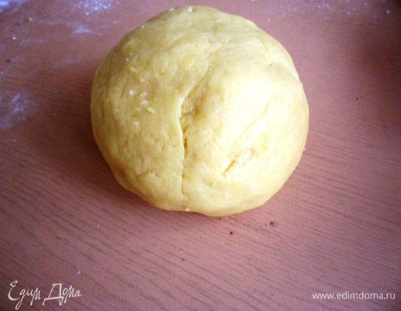 Тесто приготовить по рецепту ... http://www.edimdoma.ru/retsepty/44095-testo-frolla-sekrety-prigotovleniya, только во время приготовления добавить еще цедру лимона.