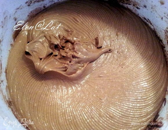 Добавить какао и еще раз взбить.