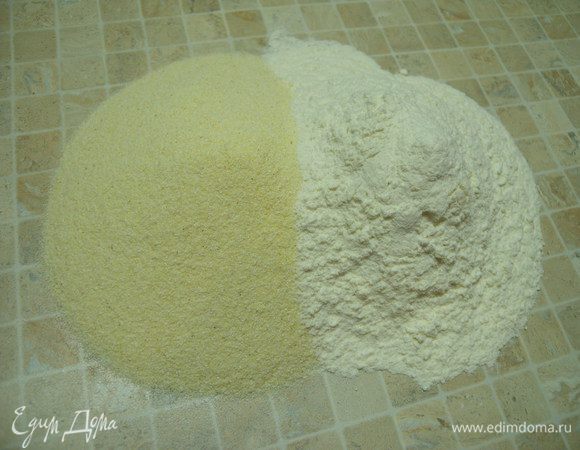 На второй день было так... Не просто обычная мука а мука с манкой 50:50. 