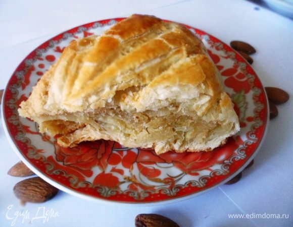 Выпекать сначала 10 минут при t 200 градусов, затем убавить до 180 и выпекать еще 30 минут. Дать немного остыть и порезать на кусочки. Приятного чаепития!!!