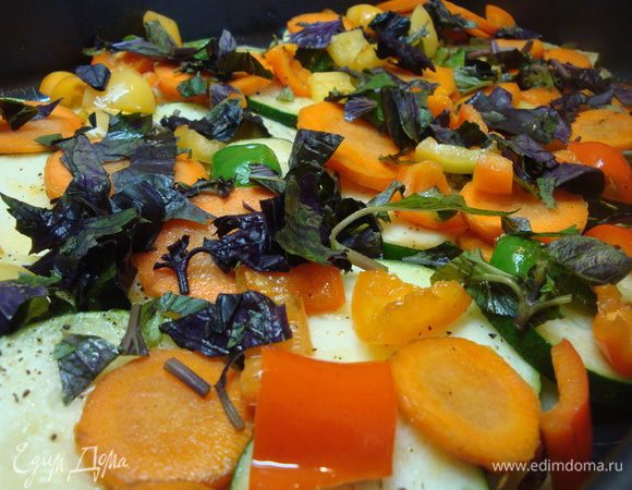 Слой моркови с перцем приправить измельченым реганом.