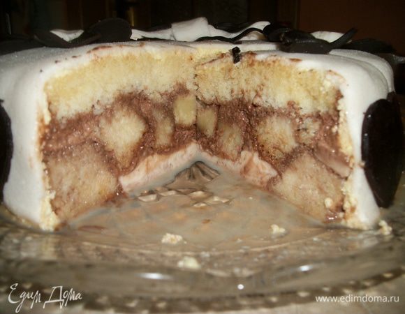 P.S.В следующий раз поменяю паннакоту и мусс местами. Когда я разрезала торт оказалось, что паннакота стекла на дно, а мусс поднялся вверх вместе с бисквитом.