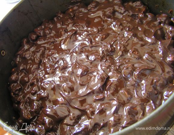 выложить в форму сверху на застывший слой, разровнять. Убрать в холодильник еще на 30 минут. Вот и все! :)