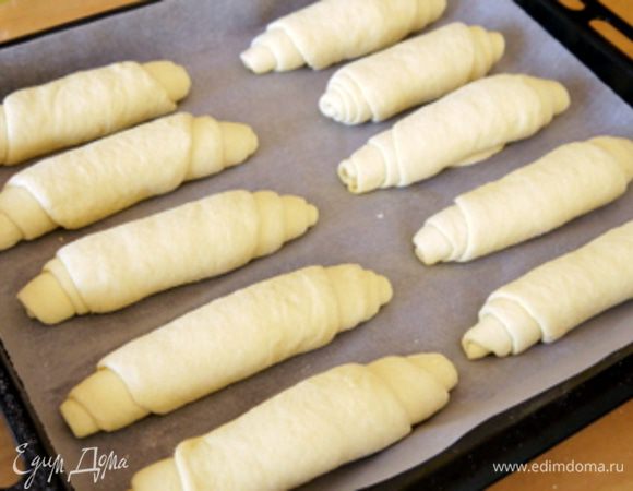 Когда все булочки будут готовы, оставить их подниматься, пока они не набухнут.