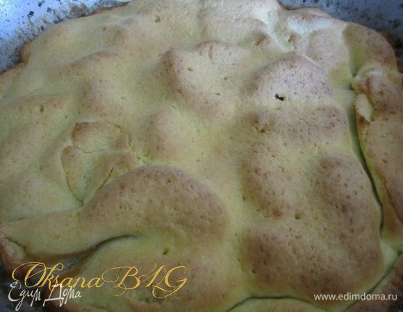 Поставить в духовку на 20 минут, до золотистого цвета теста.