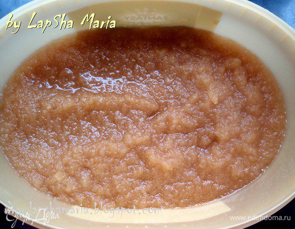 Выливаем всю смесь в контейнер и ставим в морозилку на 4-5 часов.