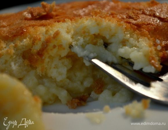 Подаем в тарелочках или в индивидуальных формочках.