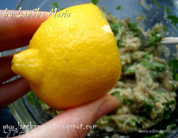 Теперь лимонный сок, можно добавить меньше или больше, пробуйте. 