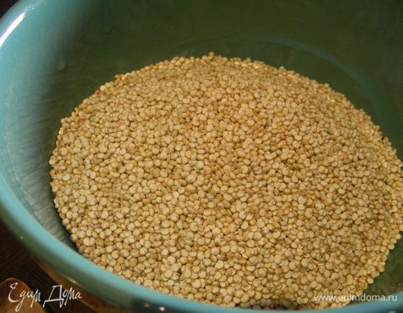 Вот так выглядит киноа.
