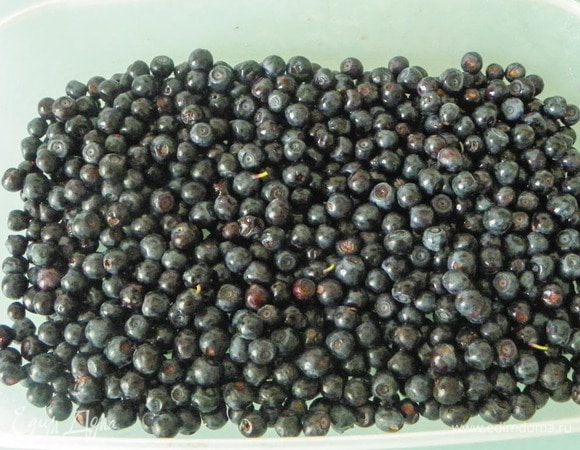 Чернику промыть и обсушить.