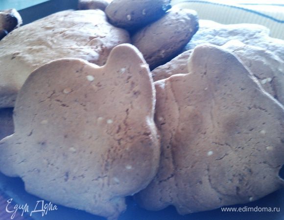 Печь разогреть до 250, выложить печенье на застеленный пергаментом противень и минут через 7 убавить печку на180С выпекать еще 15-20 минут, до золотистого цвета