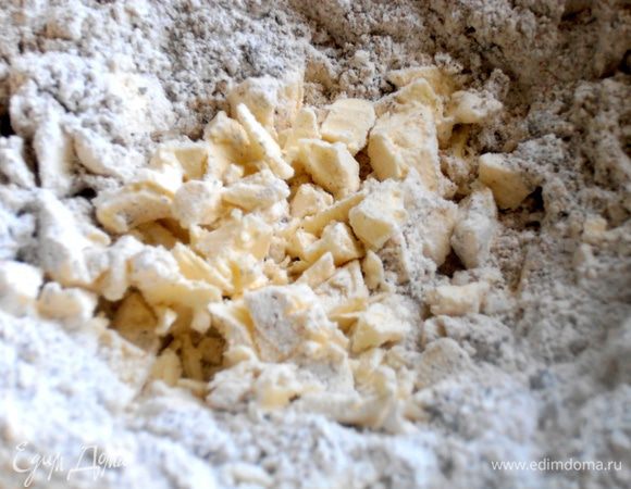 Его надо порубить ножом в крошку.