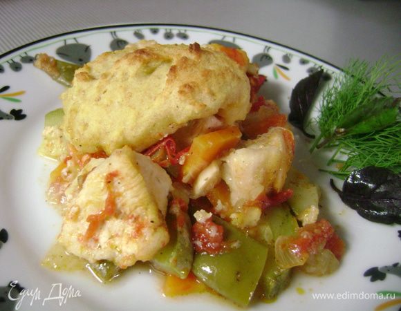 Подавать курицу, овощи вместе с лепешкой 