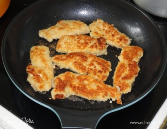 Обжарить на хорошо разогретой сковороде с обеих сторон до  золотистого цвета (я использую мою любимую сковородку с керамическим покрытием frybest ) при необходимости довести до готовности в духовке при 180  градусах.