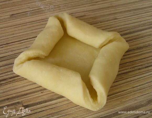 у каждого завернуть углы внутрь,