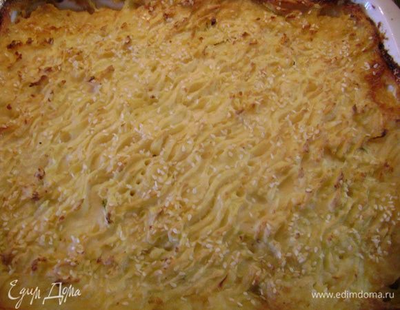 Запекать в духовке 45-50 мин., пока картофельный слой не подрумянится.