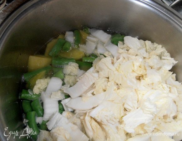 Тоже добавляем к остальным овощам...